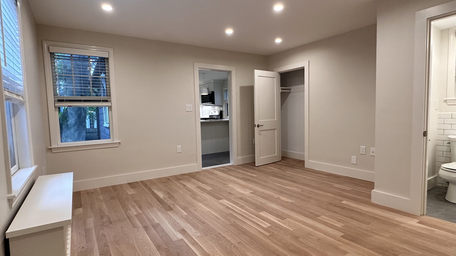 3 bed, 2 bath apartment for rent at 550 Franklin St Unit 550, Riverside