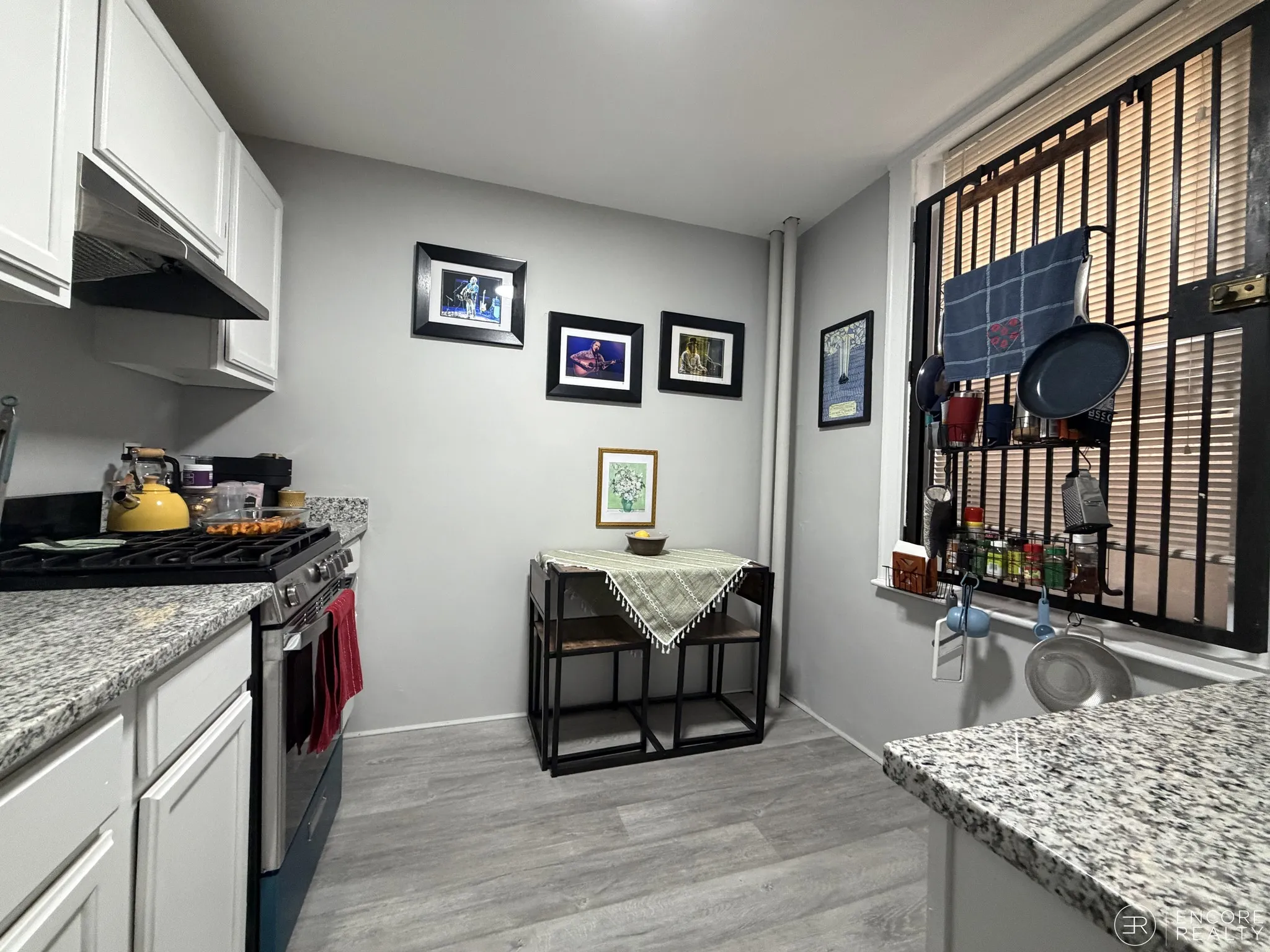 376 Riverway, Mission Hill