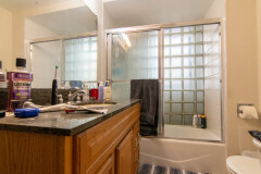 4 bed, 2 bath apartment for rent at 450 Park Dr Unit 1, Fenway — photo 12 of 17