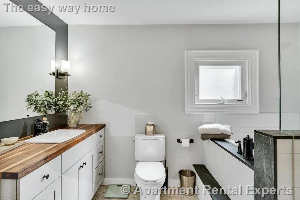 1 Riverside Pl, Riverside