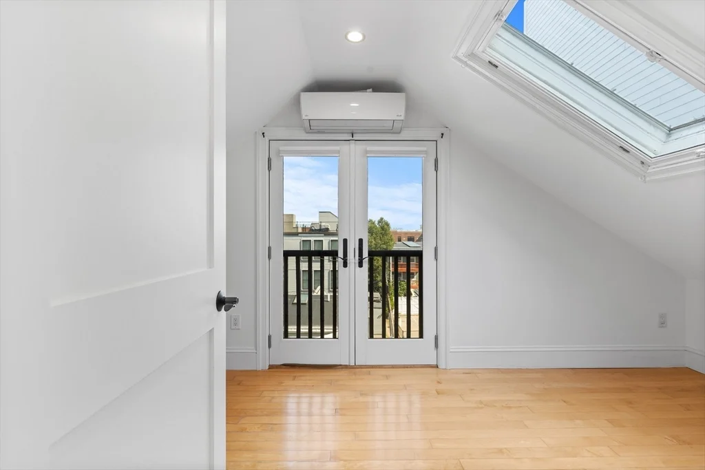 256 W 3rd St, South Boston