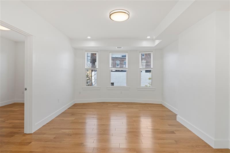 406 Columbia St, Wellington-Harrington