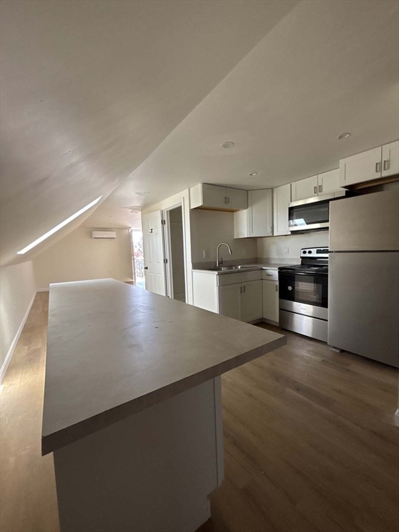 178 Thomas St, Fall River