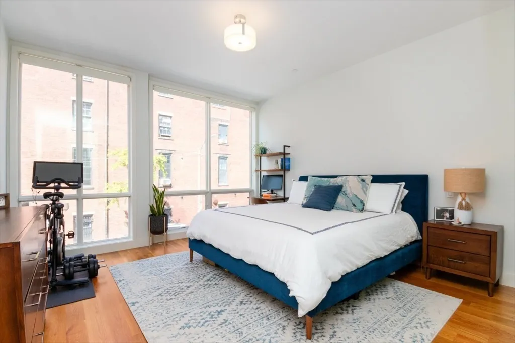 533 East 2nd St, South Boston