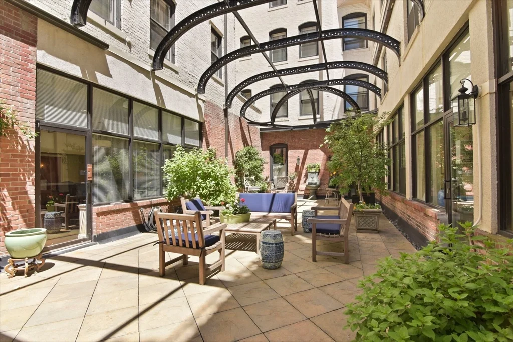 416 Commonwealth Ave, Back Bay