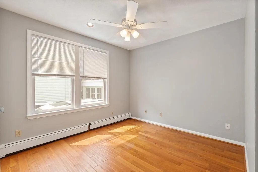 43 Sunset Rd, West Somerville