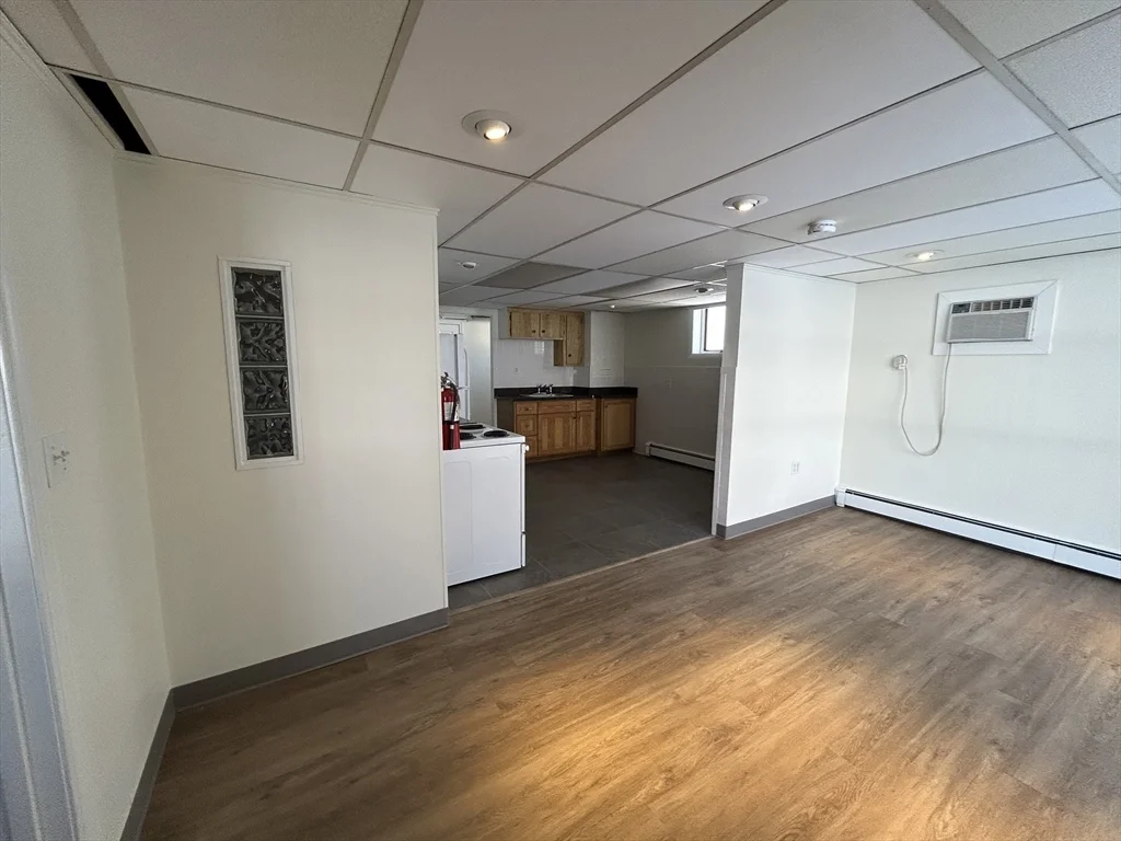 200 Main Street Apt 1, Spencer