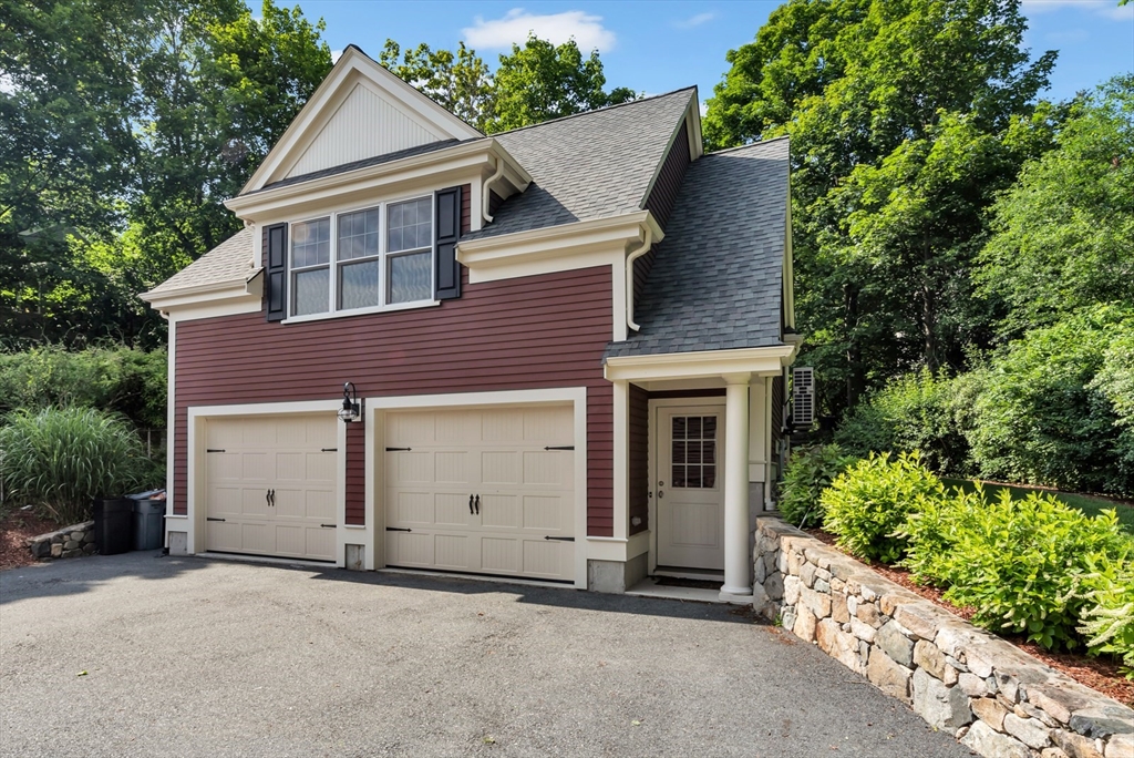 68 Woburn St, Lexington