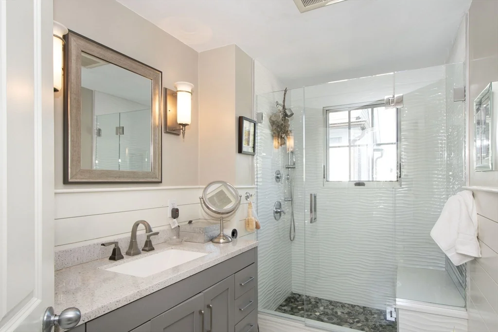 108-110 Elm St, Cohasset