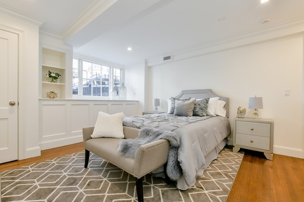 20 Chestnut St, Beacon Hill