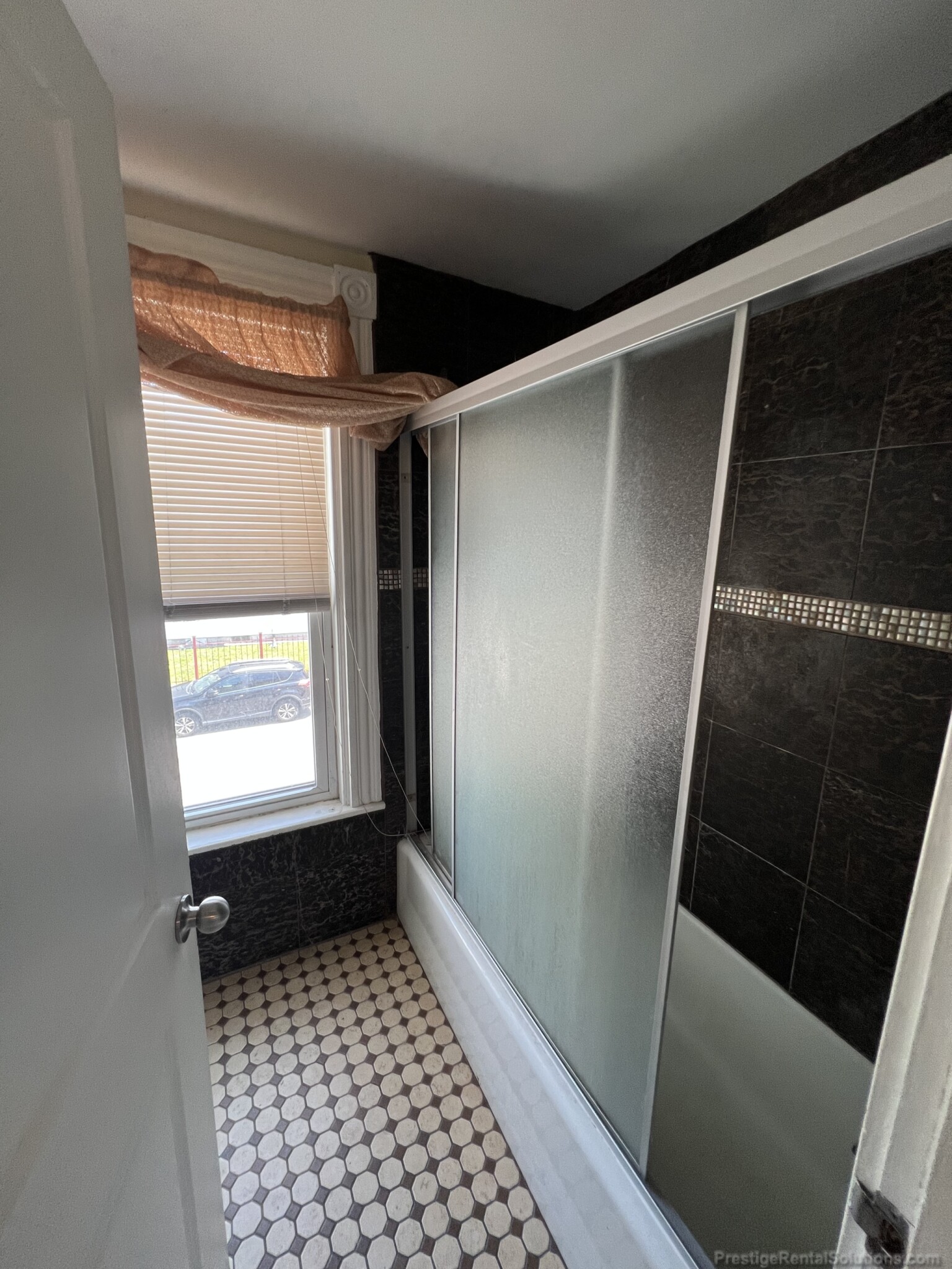 1122 River St, Hyde Park