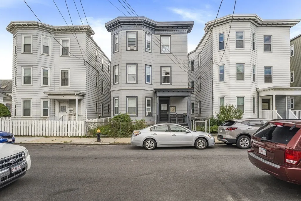 37 Harbor View, Dorchester