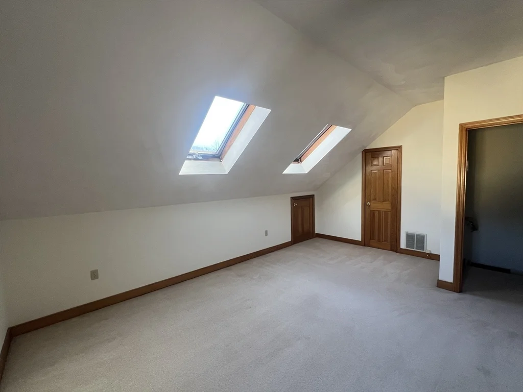 1050 Chestnut St, Newton