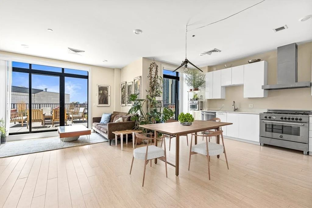 121 Portland St, North End