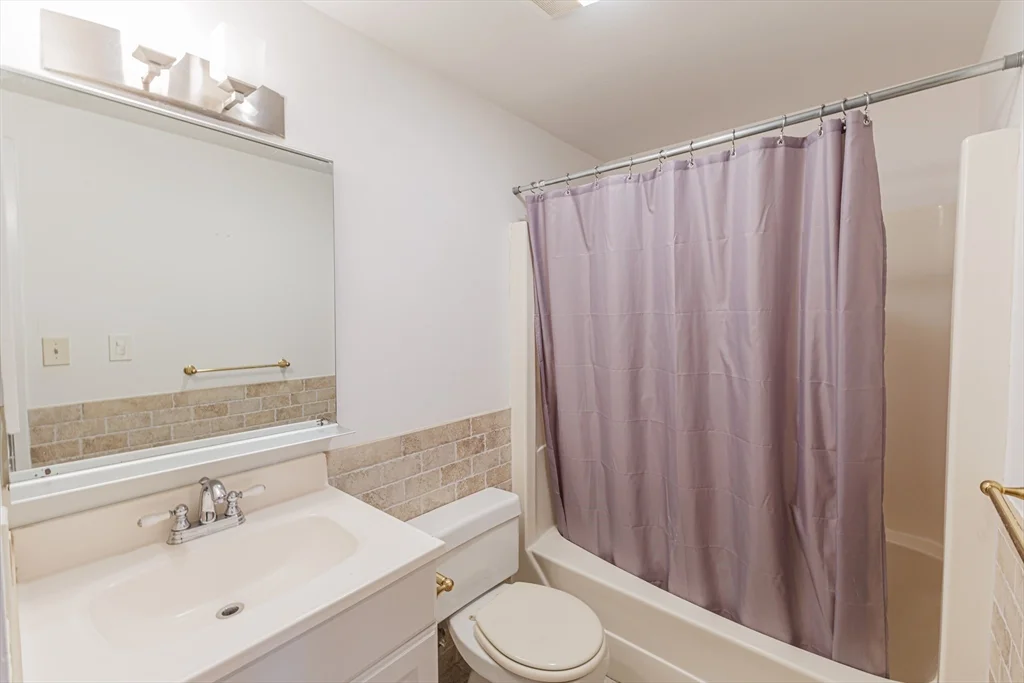 96 Gainsborough St, Fenway