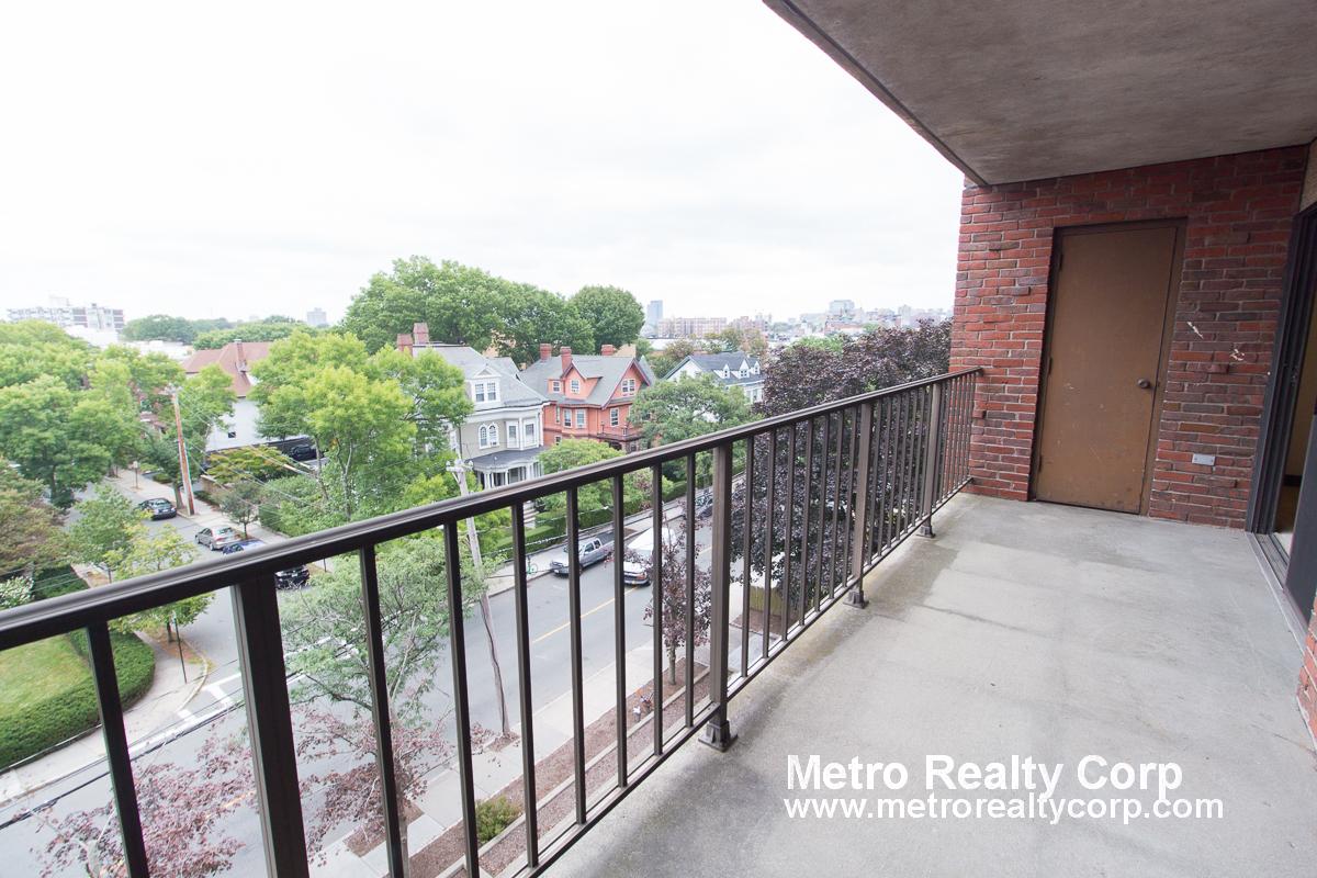 70 Centre St, Coolidge Corner