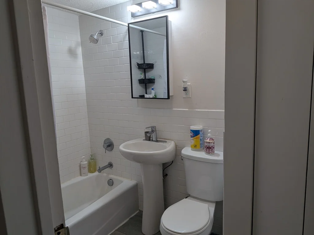109-111 Tremont St, Brighton