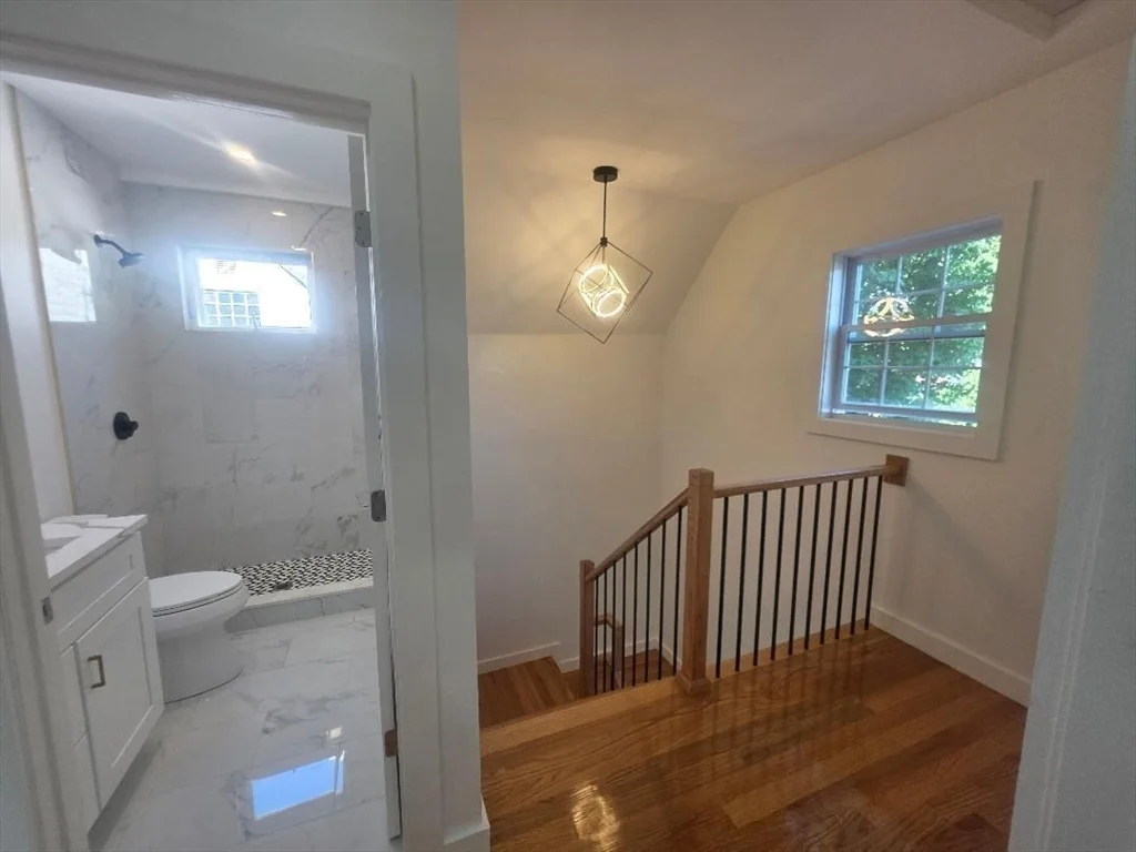 5 N Central Ave, Wollaston