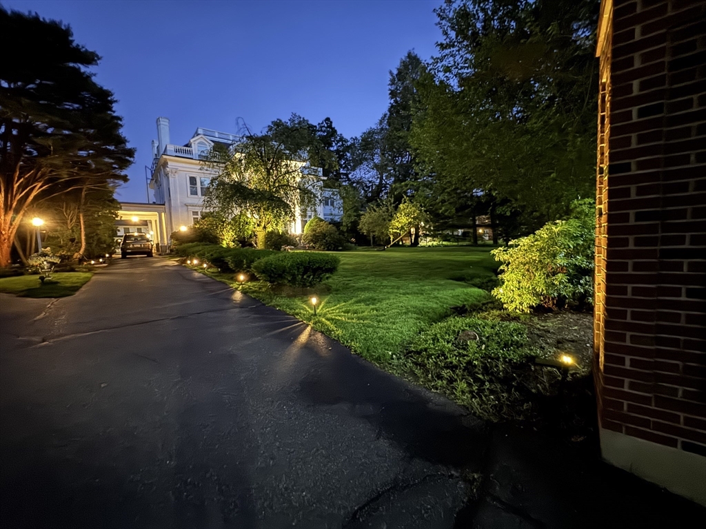 600 Washington St, Wellesley