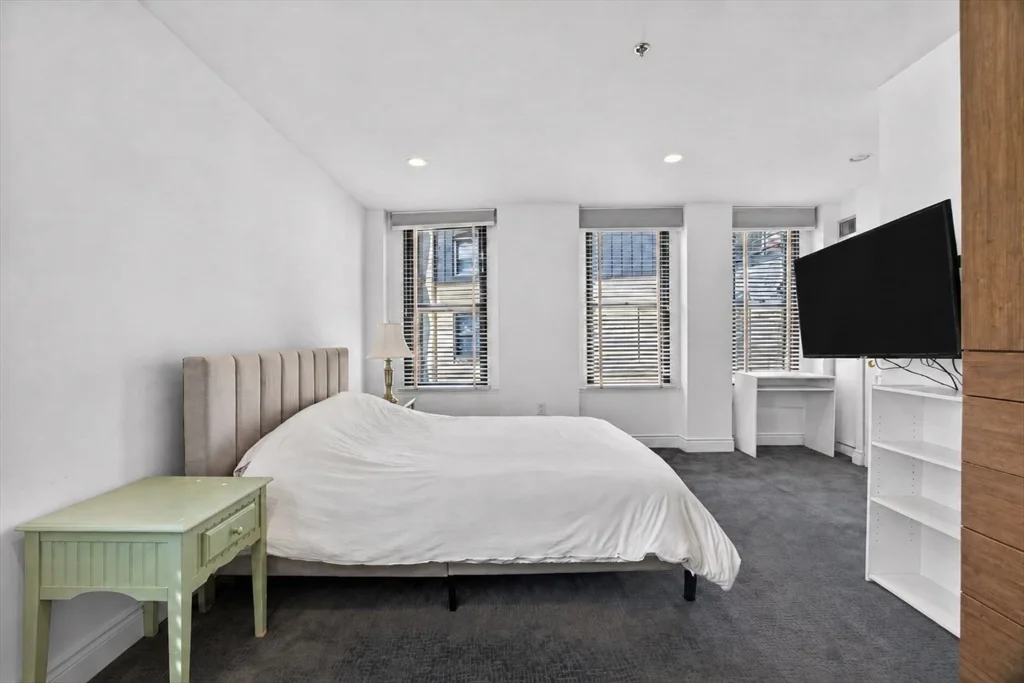4 Charlesgate E, Back Bay