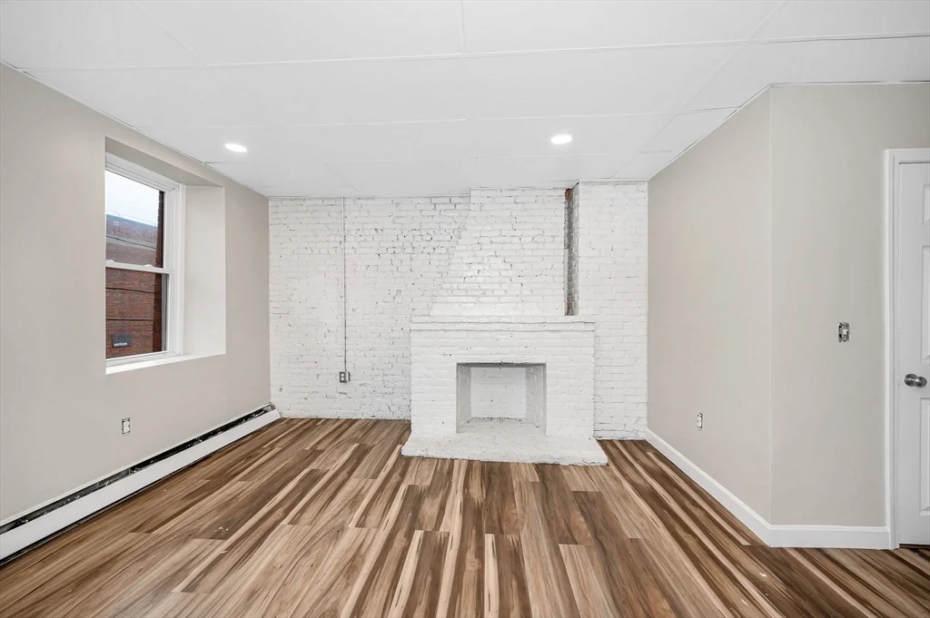 114 Appleton St, Lowell