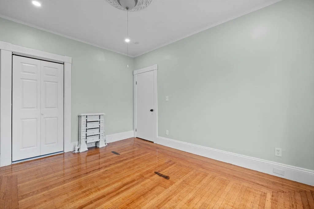 48 Hamilton Ave, Lynn