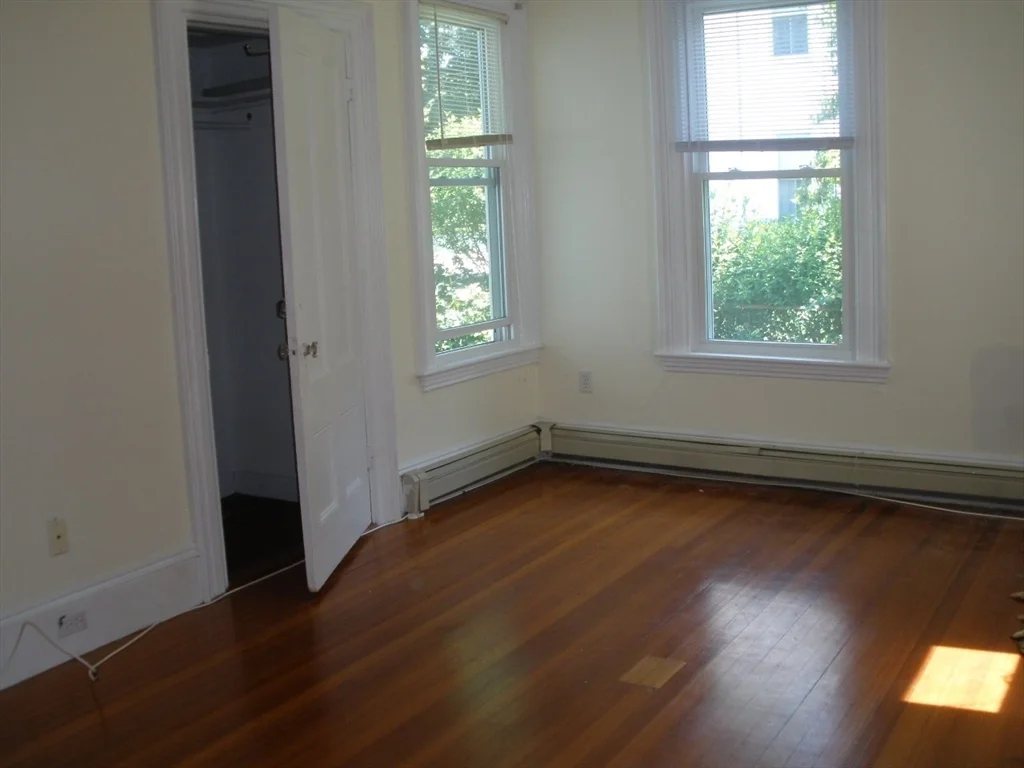 518 Watertertown St, Newton