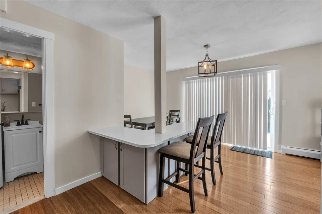 18 Merlin Ct, Tatnuck