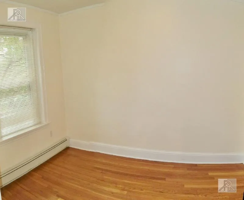 73 Thatcher St, North Brookline