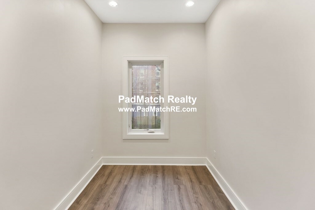 64 Chelsea St, East Boston