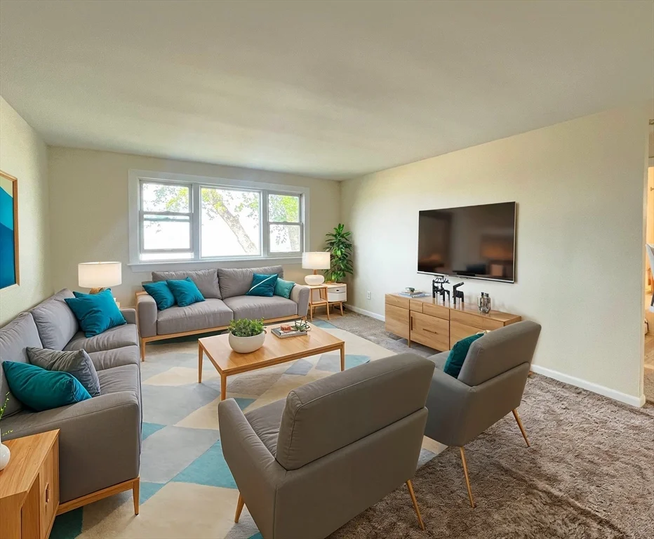 623 Quincy Shore Dr, North Quincy