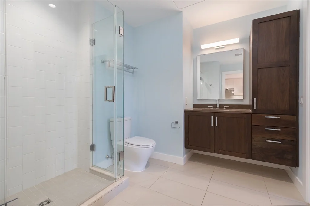 32 Traveler St, South End