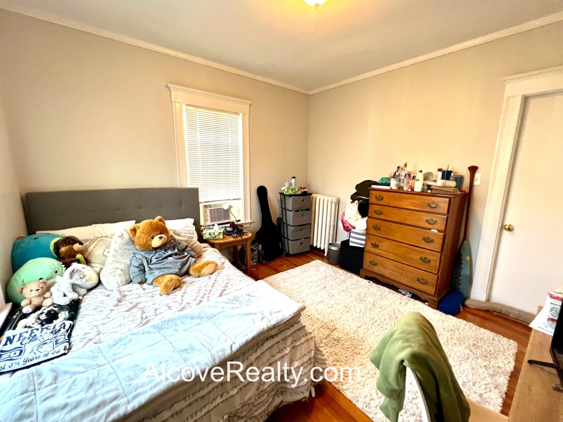 34 Leonard St, Tufts