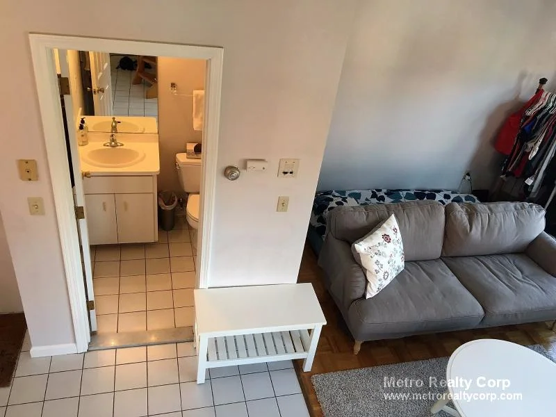 5 Davis Ave, Brookline Village