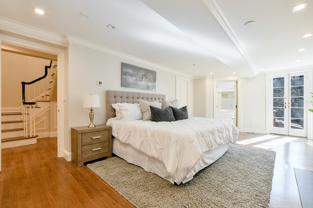 20 Chestnut St, Beacon Hill