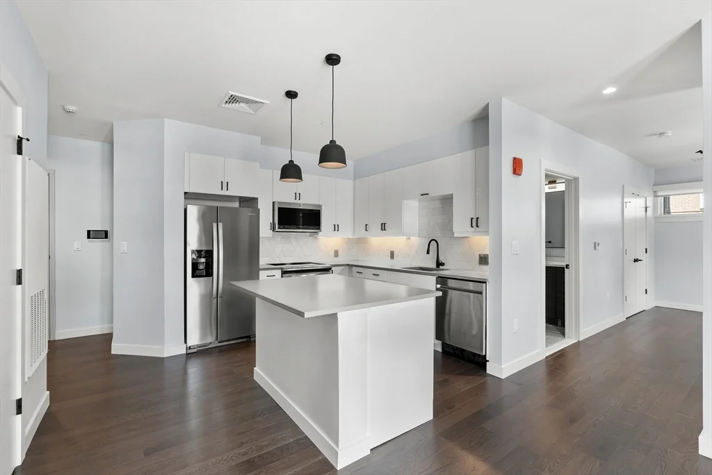 54 Auburn, Coolidge Corner