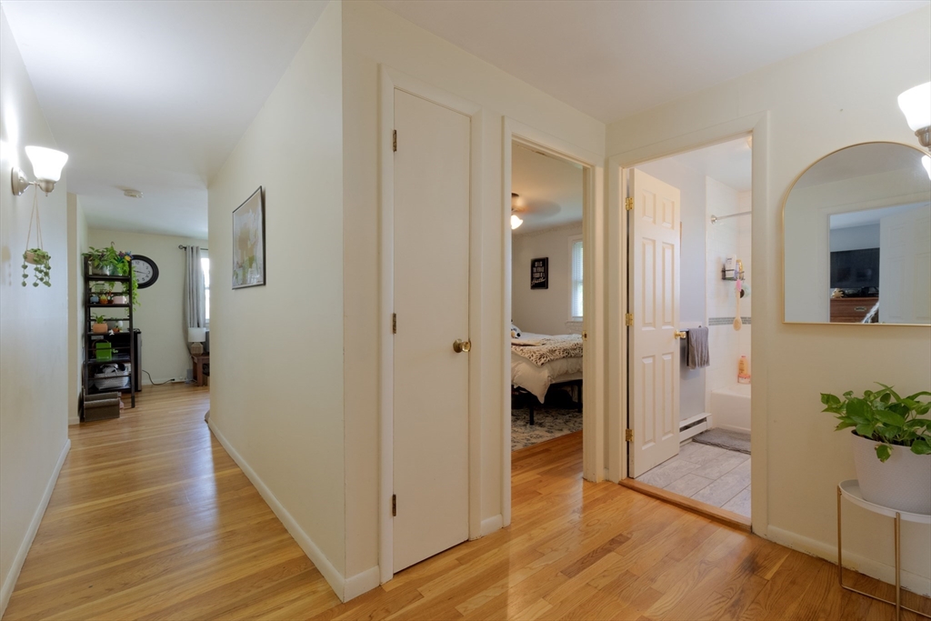 89 Brayton Rd, Oak Square