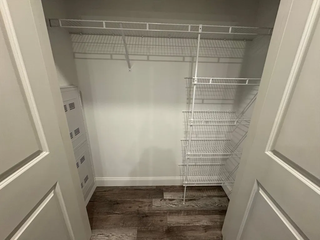 1473 N Shore Rd, Revere