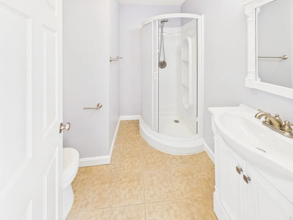 1015 Hyde Park Ave, Hyde Park