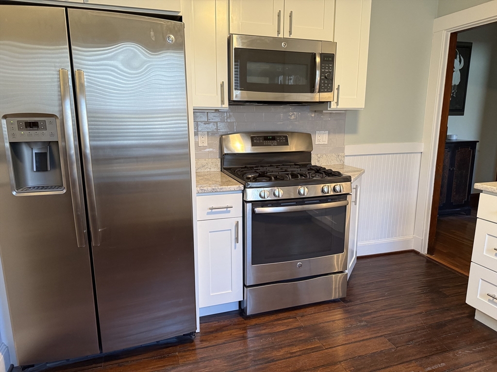 57 W Milton, Hyde Park