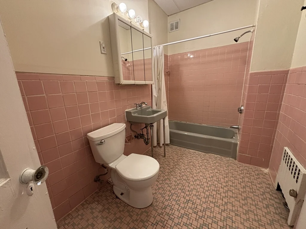122 Babcock St, Coolidge Corner