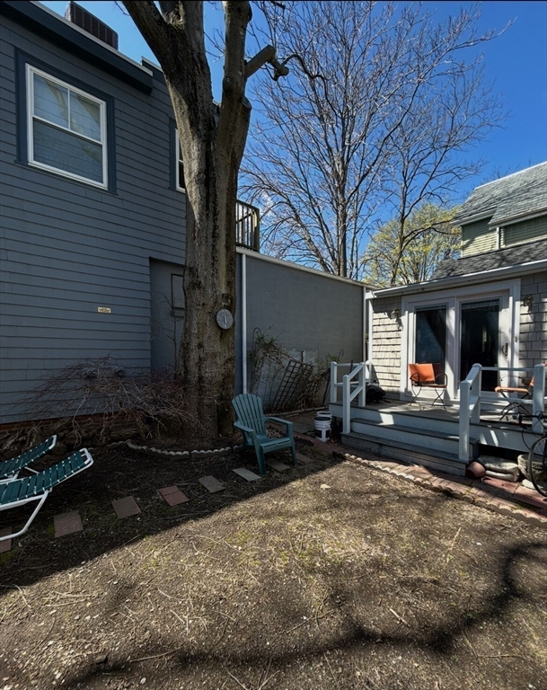 4 Saint Mary Rd, Central Square