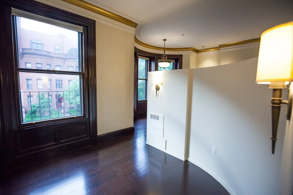 404 Marlborough St, Back Bay