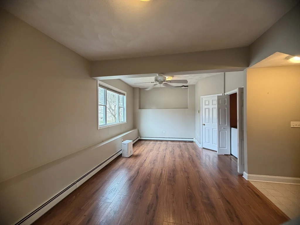 81 N Main St, North Bellingham