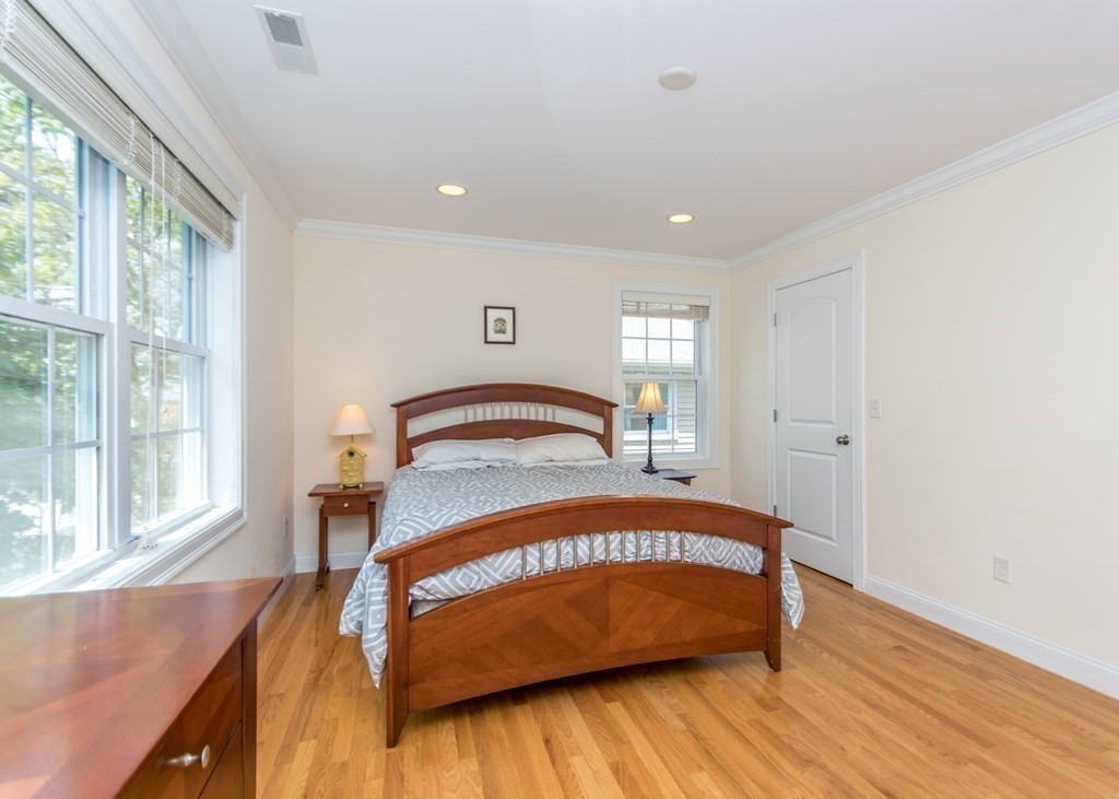 67 Trimount Ave, Waltham