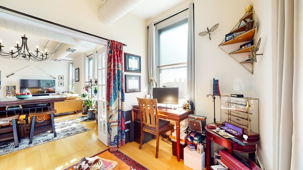 210 South, Leather District