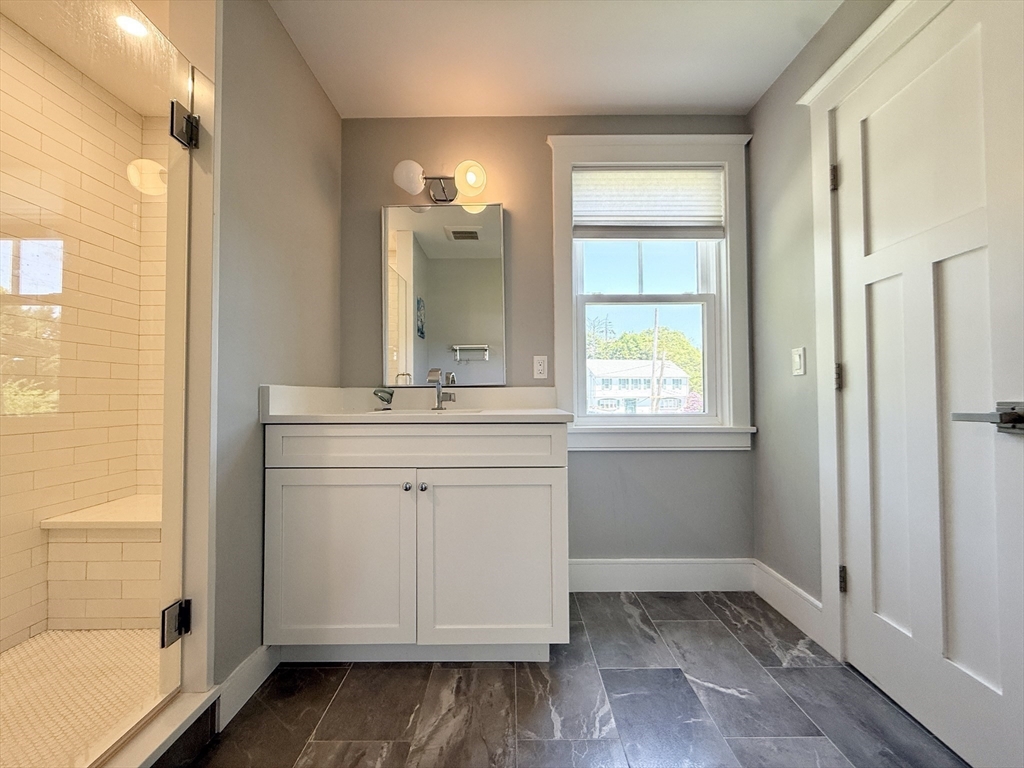 8 Briggs Rd, Lexington