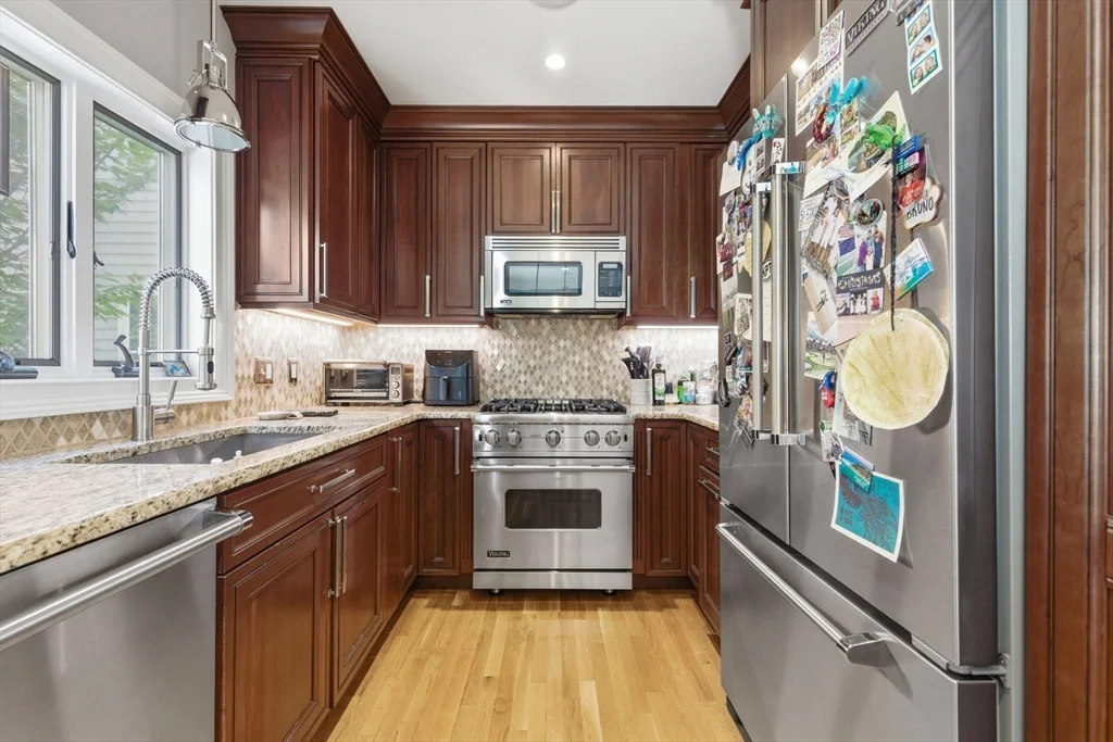 110 Bolton St, South Boston