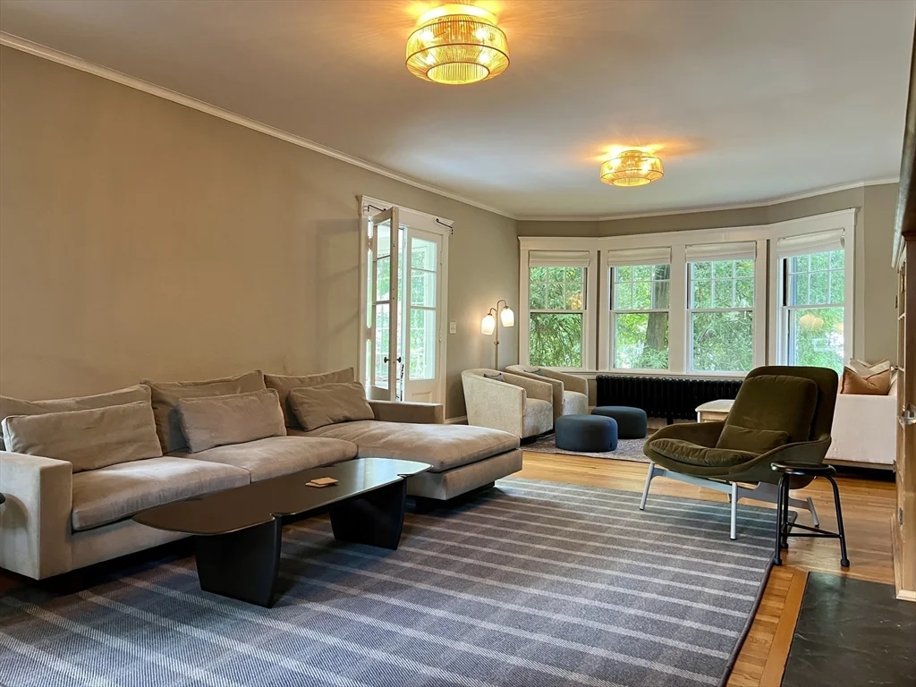 211 Forest St, Winchester