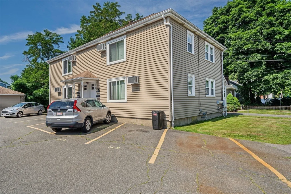 14 Hartwell St, Waltham